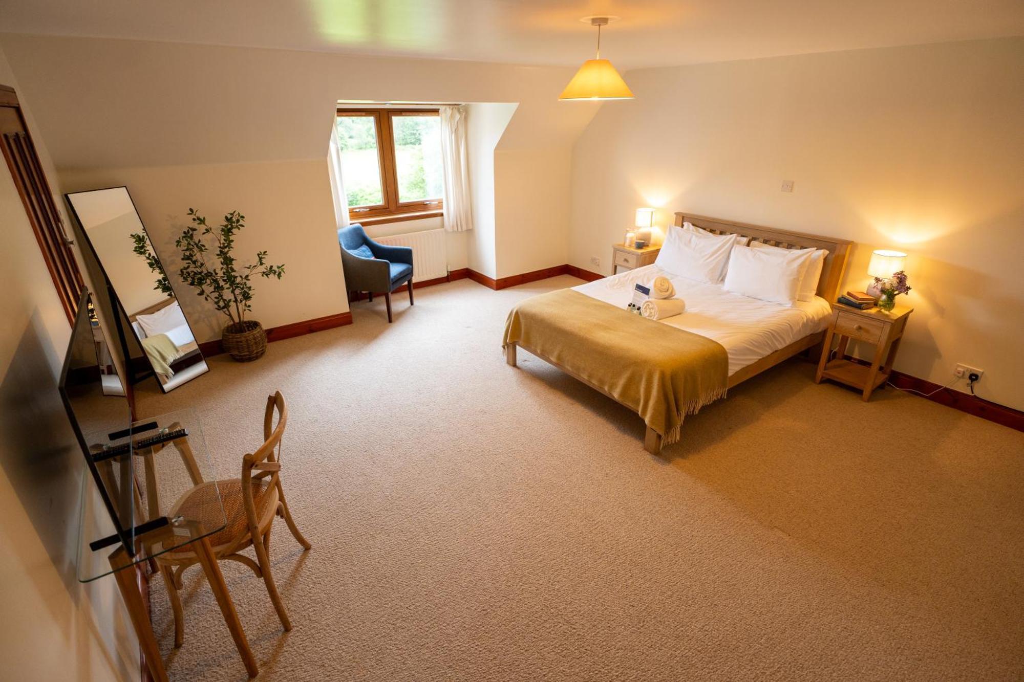 Woodlands House With Hot Tub Hotel a capsule *